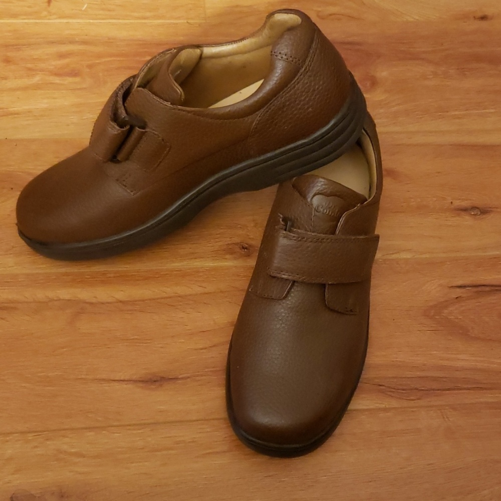 Shoes - Picture 2 of 4